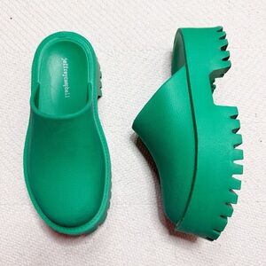 JEFFREY CAMPBELL x Free People green BAE rubber clogs SIZE 7